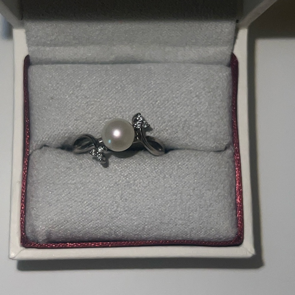 Stunning Silver Diamond Pearl Ring from Shane Co